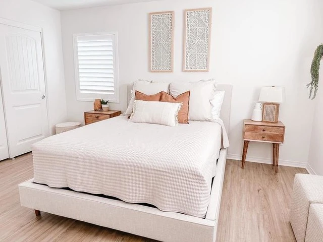 Dean Sand Full Upholstered Panel Bed - Image 14